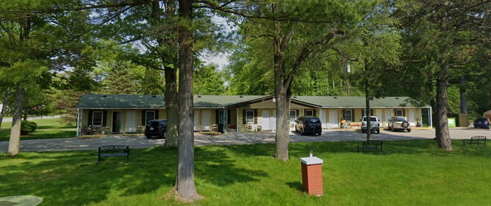 Huron Inn Motel (Darlington Efficiency Apartments) - From Web Listing (newer photo)